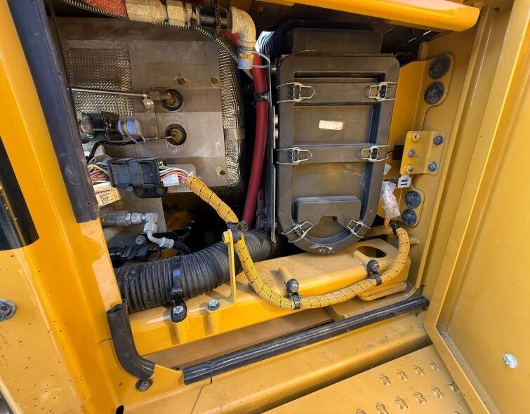 CATERPILLAR  826K **WASTE COMPACTOR**